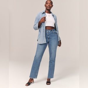 New! Abercrombie Curve Love Ultra High Rise 90s Straight Jean
